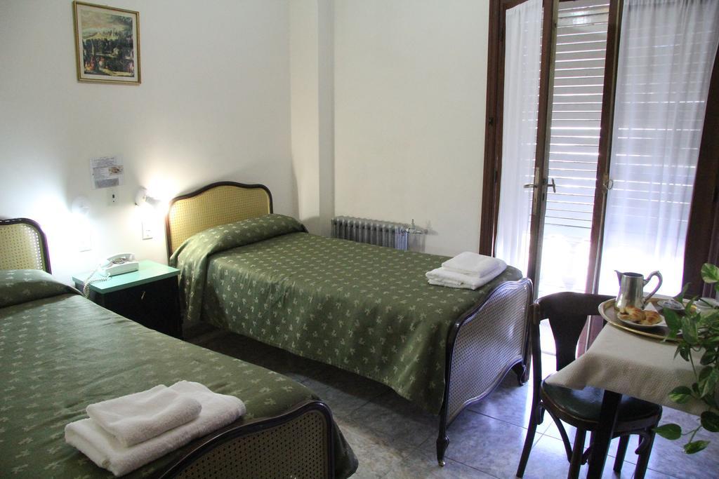Hotel Touring Club تريليو المظهر الخارجي الصورة